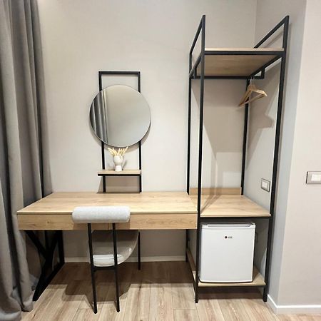 Enzo Rooms & Apartment Blloku Tirana Extérieur photo
