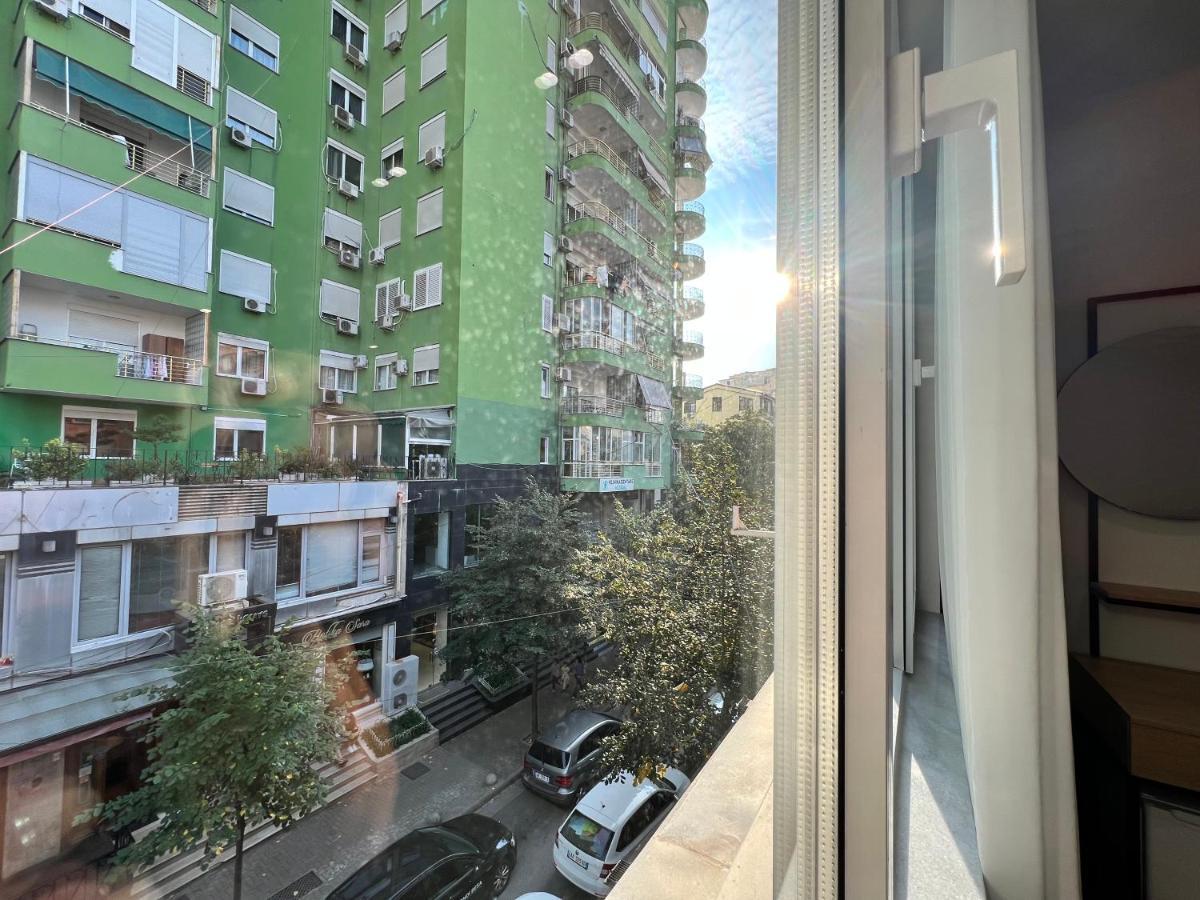 Enzo Rooms & Apartment Blloku Tirana Extérieur photo