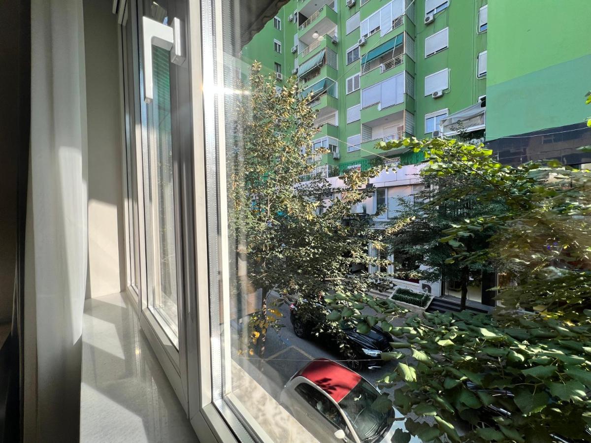 Enzo Rooms & Apartment Blloku Tirana Extérieur photo