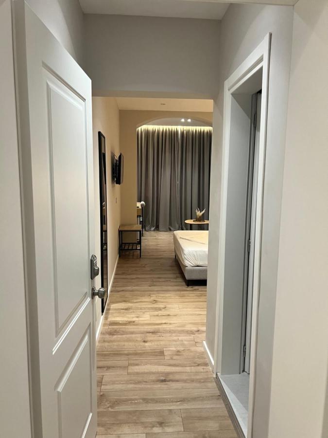 Enzo Rooms & Apartment Blloku Tirana Extérieur photo