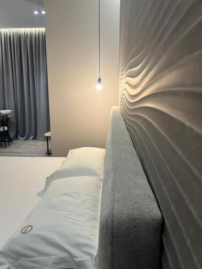 Enzo Rooms & Apartment Blloku Tirana Extérieur photo