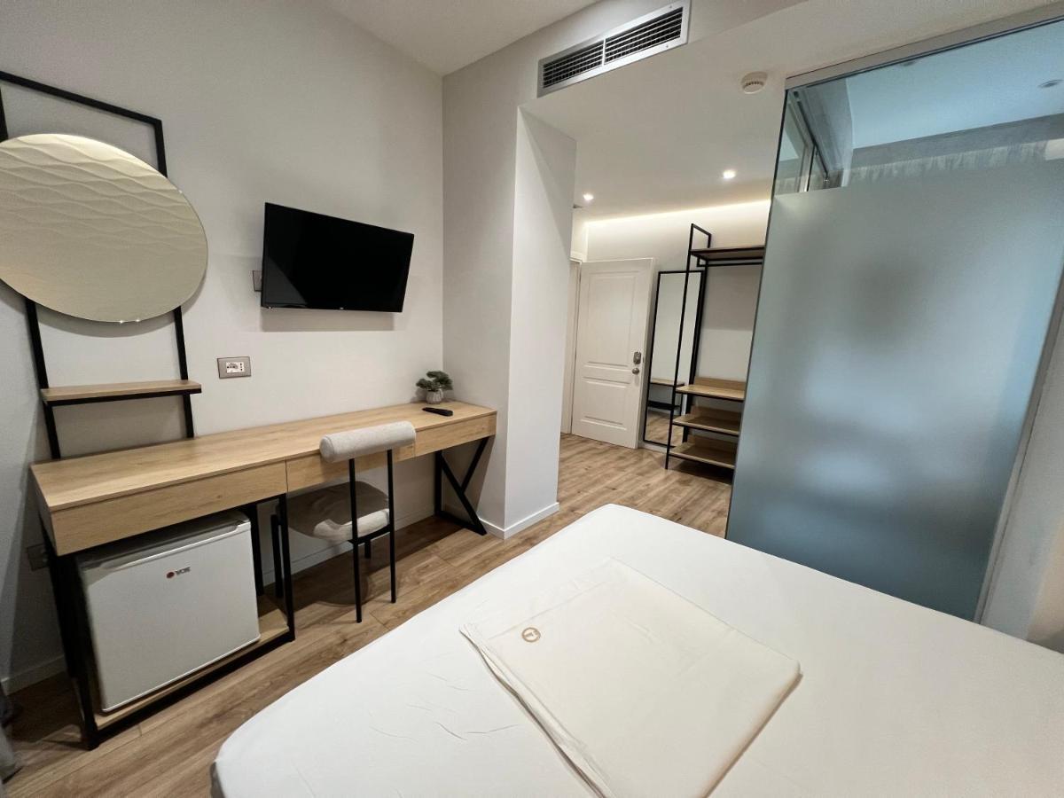 Enzo Rooms & Apartment Blloku Tirana Extérieur photo