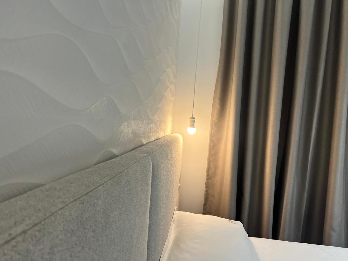 Enzo Rooms & Apartment Blloku Tirana Extérieur photo