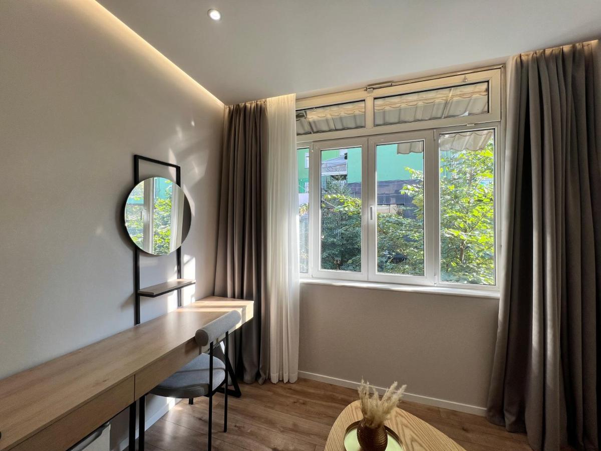 Enzo Rooms & Apartment Blloku Tirana Extérieur photo