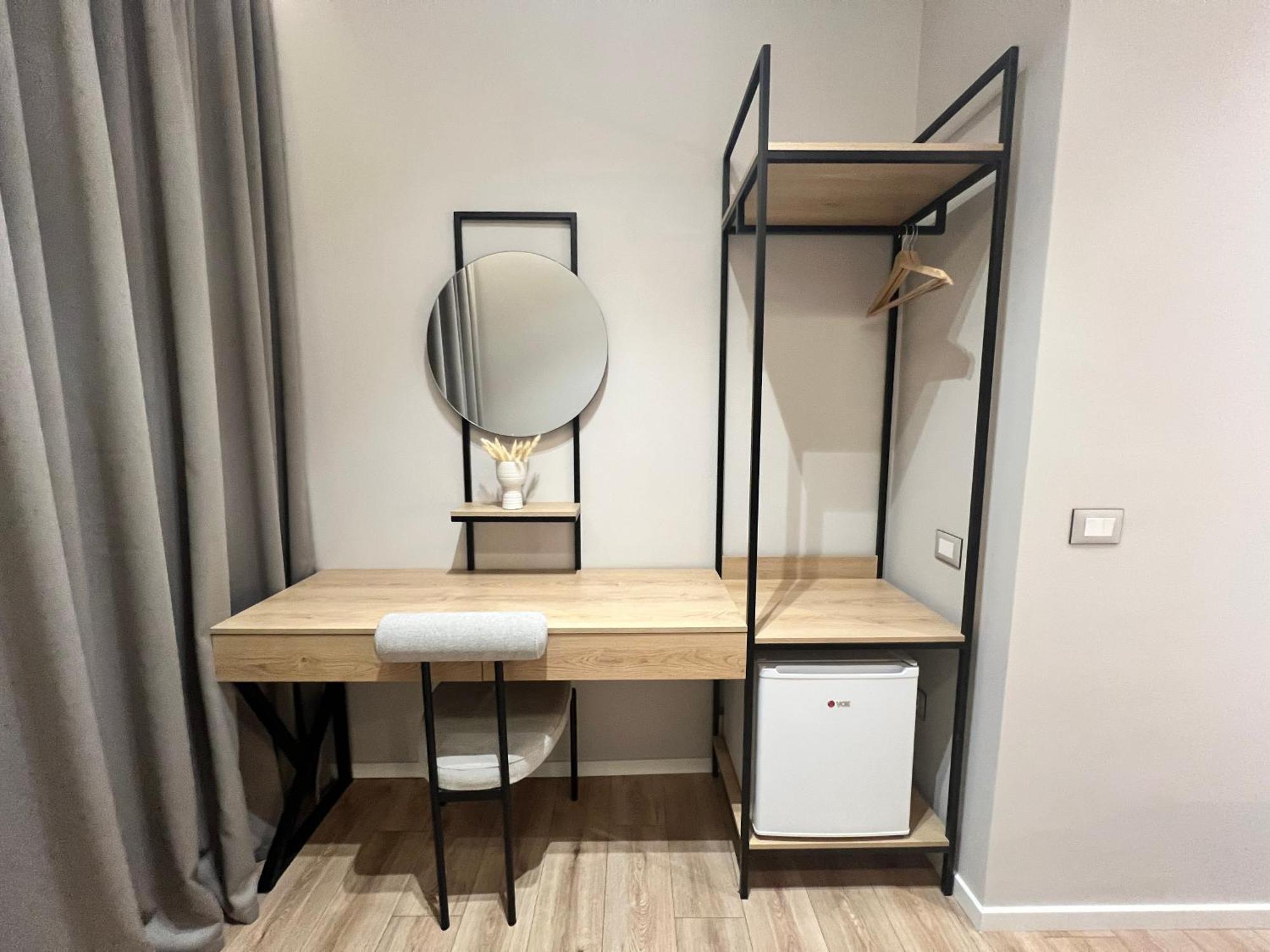 Enzo Rooms & Apartment Blloku Tirana Extérieur photo