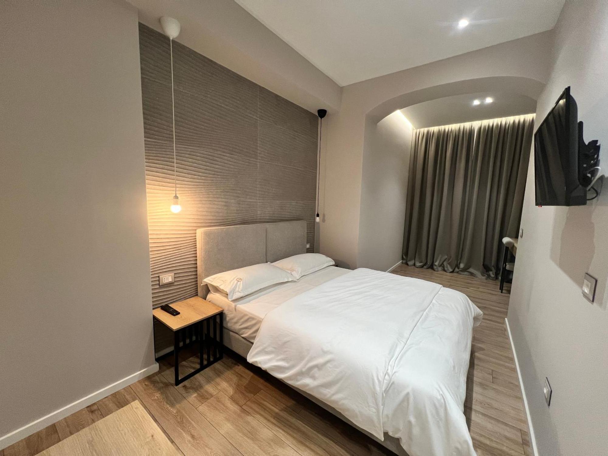 Enzo Rooms & Apartment Blloku Tirana Extérieur photo