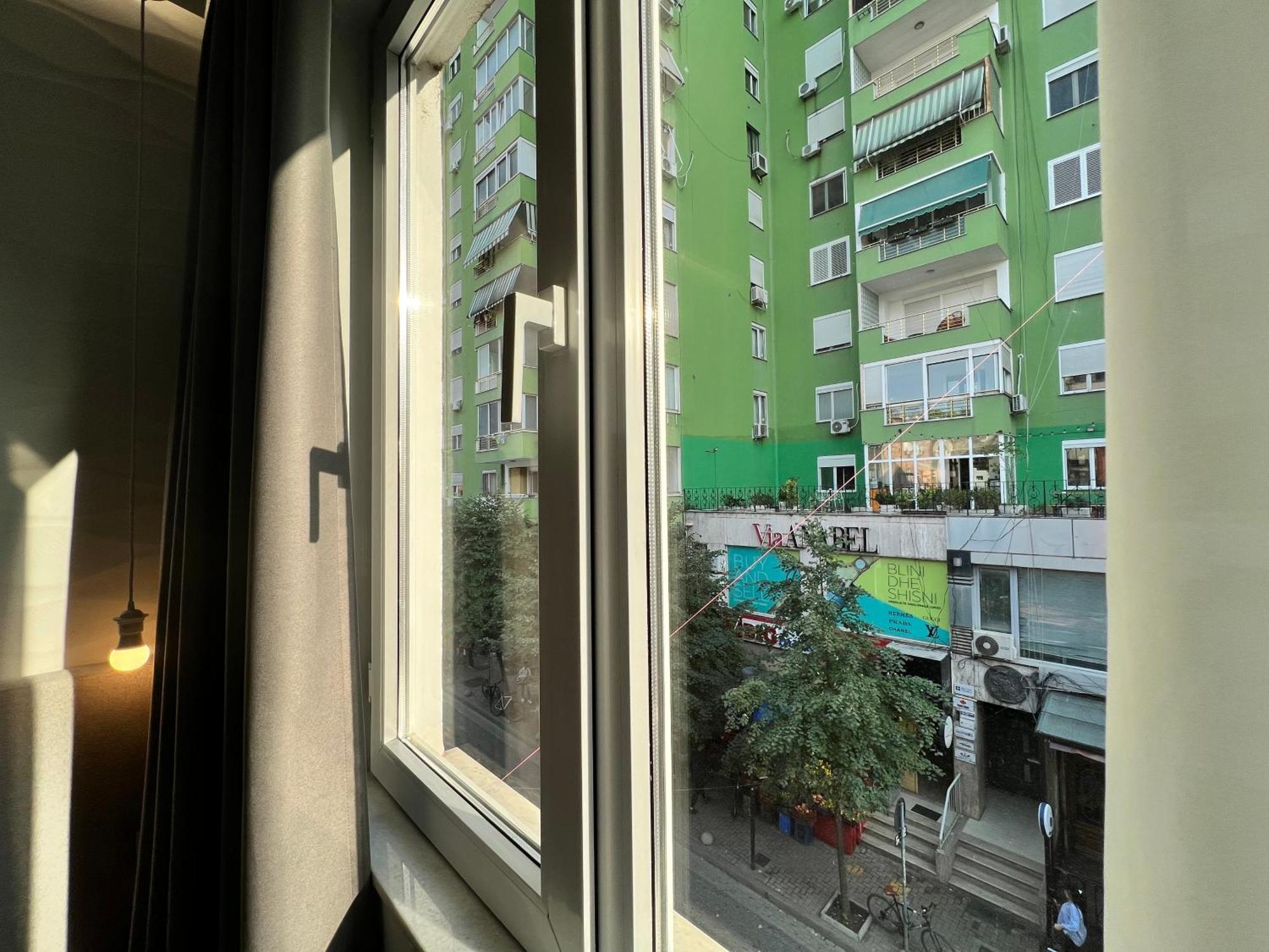 Enzo Rooms & Apartment Blloku Tirana Extérieur photo
